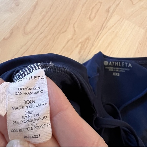 ATHLETA Navy High Neck Keyhole One Piece Scoop Back Swimsuit Size XXS‎ - Picture 7 of 9